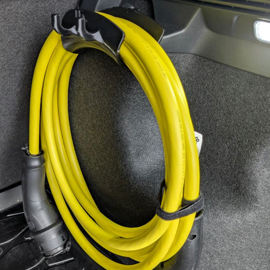 Ladekabel holder til elbil monteret i VW ID.-bil med Type 2 ladekabel, MEB-platform