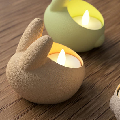 Sabre påskehare fyrfadsstage i flere farver – dekorativ og sikker påskepynt