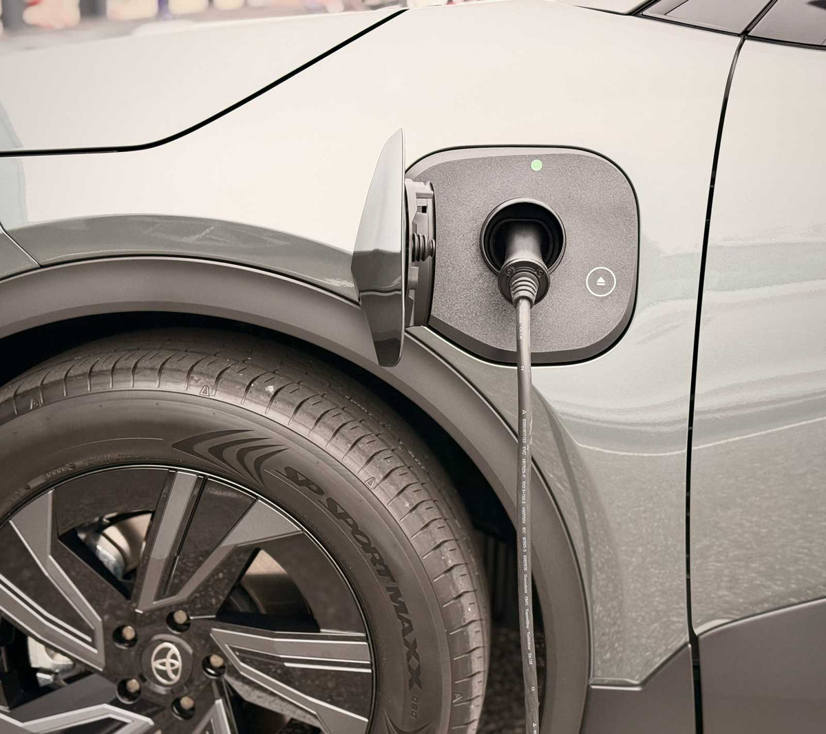 Toyota C-HR+ - Cover til ladeport